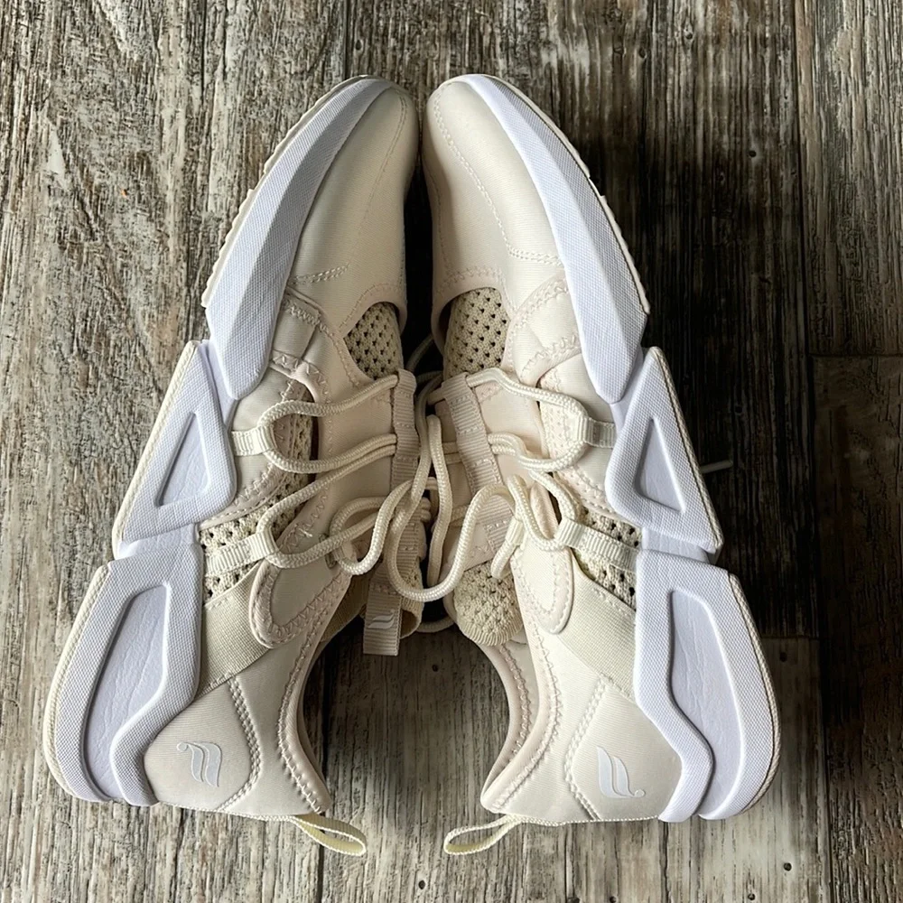 🌟Fabletics 🌟Brookside 🌟Performance
Sneaker, 9 - Picture 10 of 13